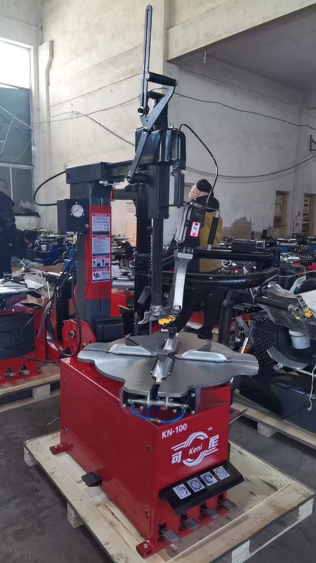 Automobile Heavy-duty Automatic Tire Demounting Machine